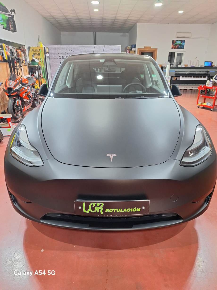 Wrapping Tesla Model Y