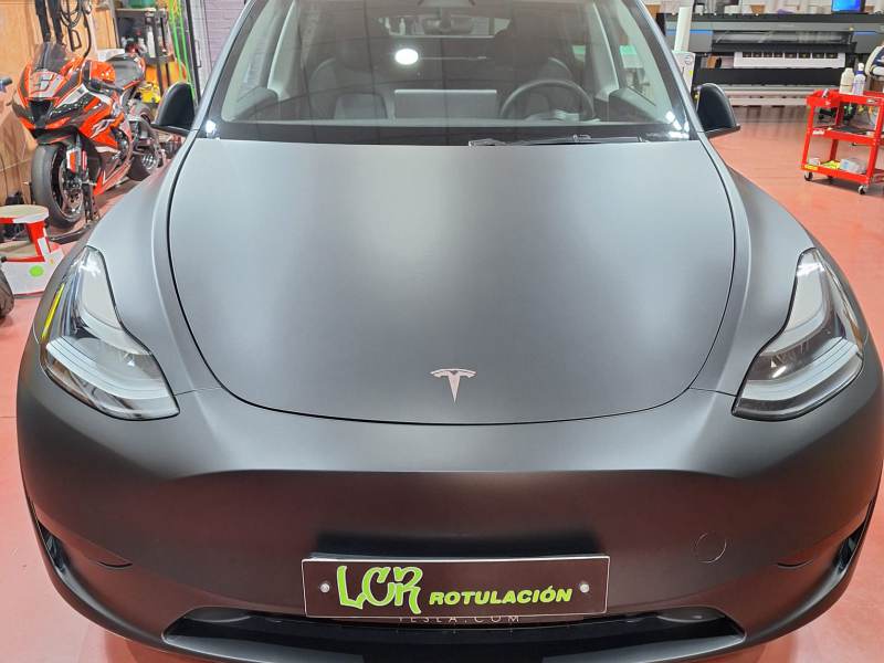 Wrapping Tesla Model Y